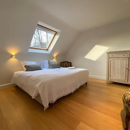 Omers B&B * 할레